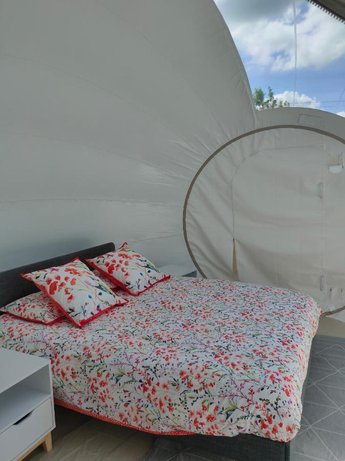 Cele Bulles Etoilees Brengues Exterior foto